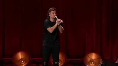S pavučinama na ramenou. - Theo Von: Regular People