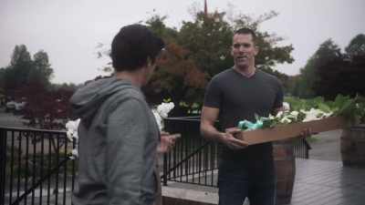 S-Shawn, are-are
those cream roses? - Day of the Dead