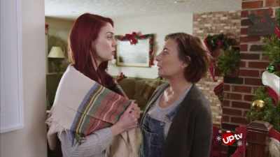 - Så må jeg hellere se til hønsene.
- Nej. - Christmas Wedding Runaway