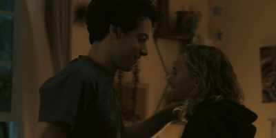 ♪ Said she don't need no help,
now, she don't need no help ♪ - I Know What You Did Last Summer