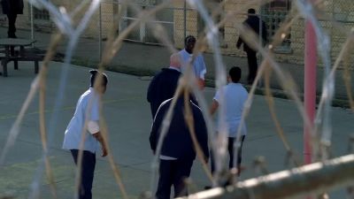 - Sake?
- Ah. Sake. - Prison Break