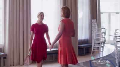 Sally said that her friend,at the design studio - Wedding at Graceland