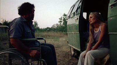 - Sally...
- What now? - The Texas Chain Saw Massacre
