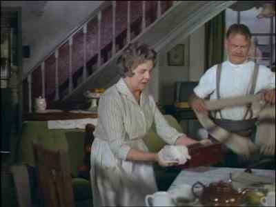 Sam! I'll bank the fire. Go on home. - The Family Way
