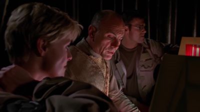 Sam, I'll need help with the hyperdrive.
Dr Jackson, you have the peltak. - Stargate SG-1