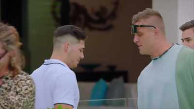 - Sam. Nice to meet you, bro.
- Will.
- Cooper, bro. - FBOY Island NZ
