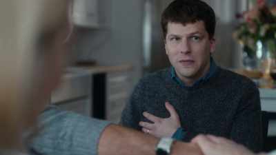 - SAM: Okay, not nothing.
- [ CYNDI LAUGHS ] - Fleishman Is in Trouble