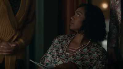 Sam was reading it for me, - Frankie Drake Mysteries