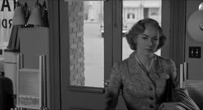 Sam? Sam! Lady wants to see you. - Psycho