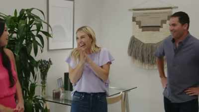 - [Sam] This room is amazing.
- [Katrina and Jasmine chuckle] - Help! I Wrecked My House