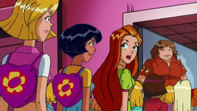 SAMANTHA: Huh, it's
invitation only. - Totally Spies!