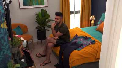 Sammie's like: "Bitch, that ain't my tea." - The Circle