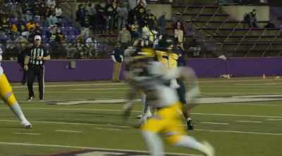 Samuels looking.
Samuels throwing. Deep. - Algiers, America