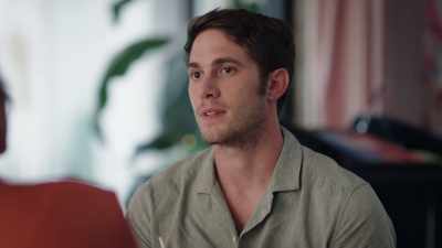 Sanders. I'm... I'm a comedian. - The Proposal Spot