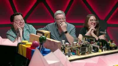 - Sandra Lynn looks over and says, - Dimension 20
