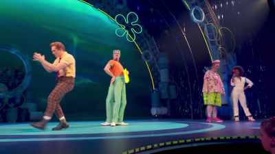 Sandy is going to build
an ingenious bubble device - The SpongeBob Musical: Live on Stage!