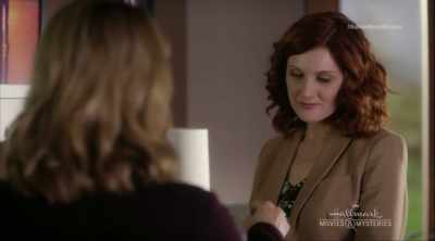 SANDY, - Garage Sale Mysteries: Picture a Murder