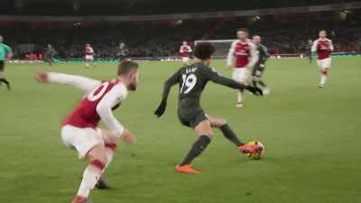 Sané turns back on his left foot - All or Nothing: Manchester City