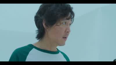 -Sang-woo, let's---Ali, let's join forces. - Squid Game