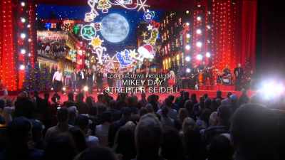 ♪ Santa Claus
is coming to town♪ - Nate Bargatze's Nashville Christmas