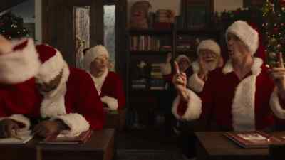 (Santas cheering) - The Santa Class