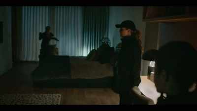 Sara, let's go.
We need that money. - The Unusual Suspects