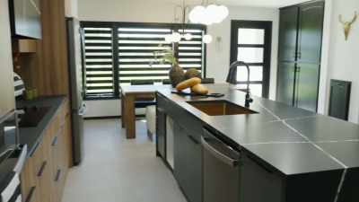 [Sara] This is like a dream
kitchen/dining room area. - Down Home Fab