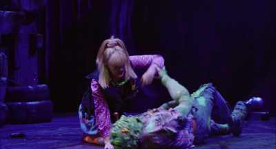 - Sarah!
(audience chuckling) - The Toxic Avenger: The Musical