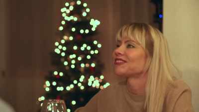 Sarah, come on. What's wrong? - Merry Birthday, Happy Christmas