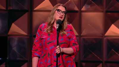 "Sarah doesn't have many friends - Backstage with Katherine Ryan