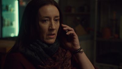- Sarah...
- Mom? I need help. - Orphan Black