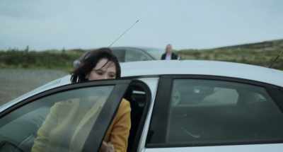 Sarah Manning is coming
straight at Hoffman, - Acceptable Risk