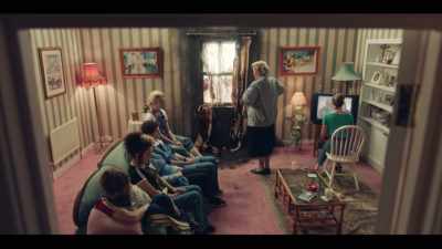 [Sarah on TV] My uncle
still finds it all quite difficult - Derry Girls