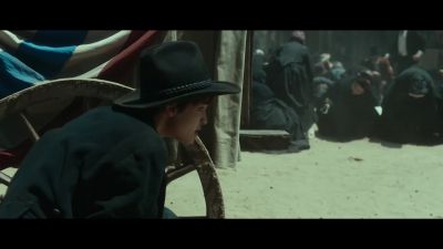 Sarah, to the horses. Run! - Django
