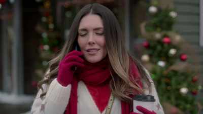 Sarah, there are these
small things that he did - Long Lost Christmas