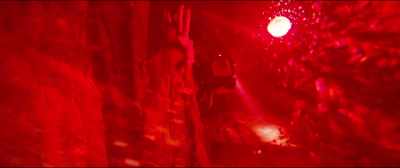 [Sasha screams] - 47 Meters Down: Uncaged