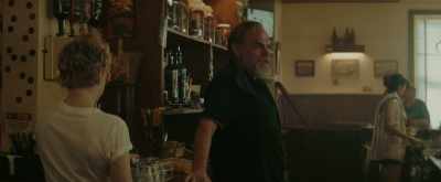 Saturdy night,
where is everyone? - The Royal Hotel