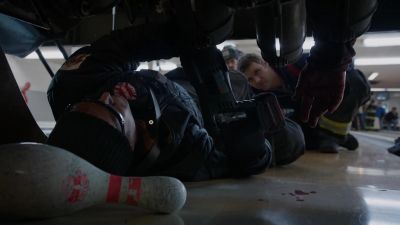 [saw buzzing] - Chicago Fire