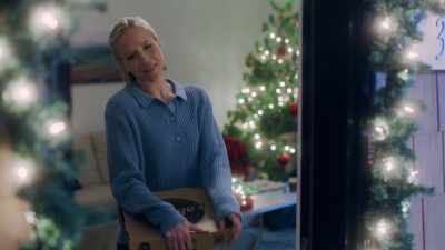 Sawyer, wait, um,
did you eat dinner yet? - Mystic Christmas