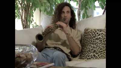 ♪ (SAXOPHONE NOTES PLAYING) ♪ - Listening to Kenny G