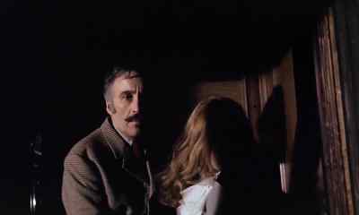 Saxton, thank God! - Horror Express