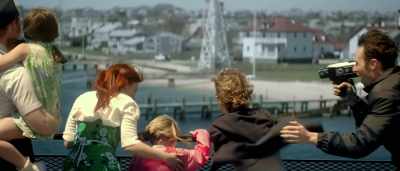 -Say goodbye to the coast guard.
-Bye, coast guard! - Grey Lady