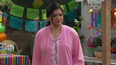 Say hello to Hennifer Lopez. - Lopez vs Lopez