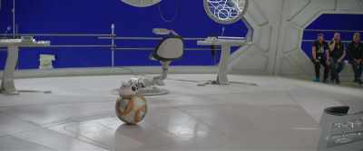 SCANLAN: That's good. Keep him going...
LEE TOWERSEY: That is the pendulum. - The Director and the Jedi