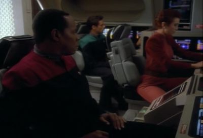 Scanning the surface.
l've located the ship. - Star Trek: Deep Space Nine
