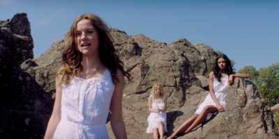 Scaredy-cat - Picnic at Hanging Rock