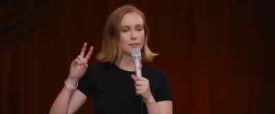 (scattered laughter) - Hannah Einbinder: Everything Must Go