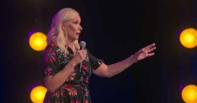 [scattered whooping] - Leanne Morgan: I'm Every Woman