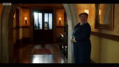 SCHOOL BELL RINGS - Malory Towers