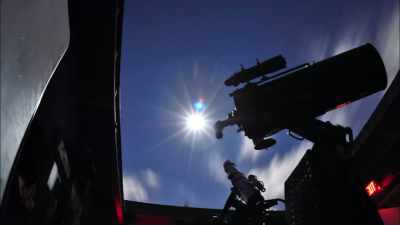 SCIENTISTS DON'T EVEN HAVE
A NAME FOR THE LIGHTBEAM. - Strange Evidence